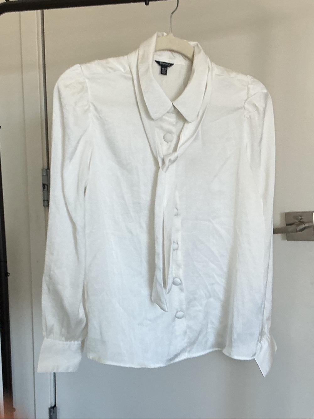 Buffalo David Bitton White Long-Sleeve Button Tie-Neck Blouse